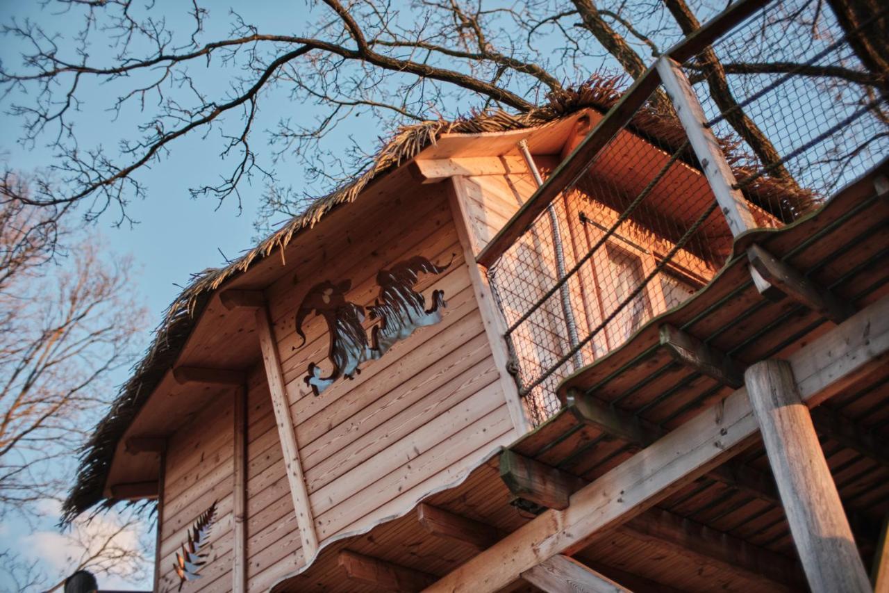 فيلا Treehouse Kremilek Jesenice  المظهر الخارجي الصورة